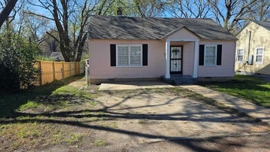 Building Photo - 3061 Seminole Rd