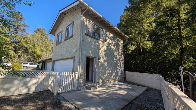 Foto del edificio - 112 Bethany Dr