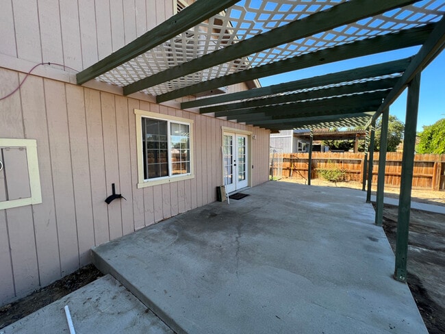 Building Photo - 1041 Deena Way