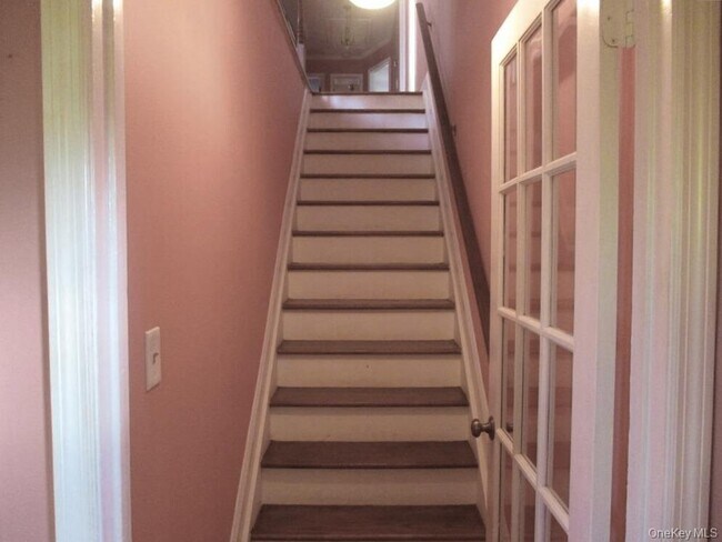 Building Photo - 429 E Park Ave