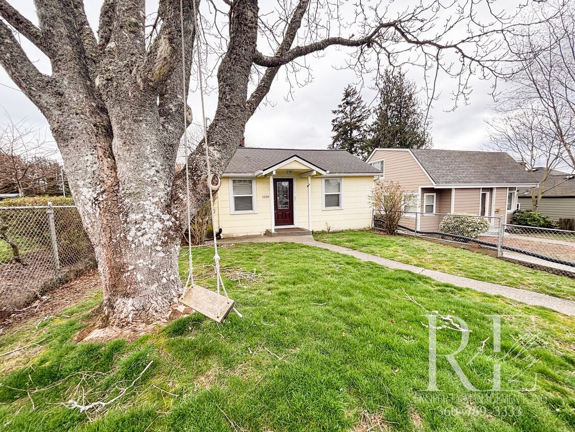 Primary Photo - Charming 3-Bedroom, 2-Bathroom Home with M...