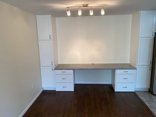 Building Photo - 7681 Brams Hill Dr