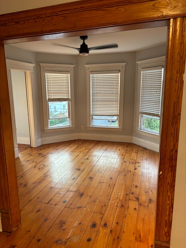 Foto del edificio - 611 Tompkins St
