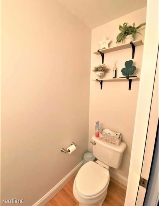 Building Photo - 3 br, 3 bath Townhome - 7 Atherton Ave # 5