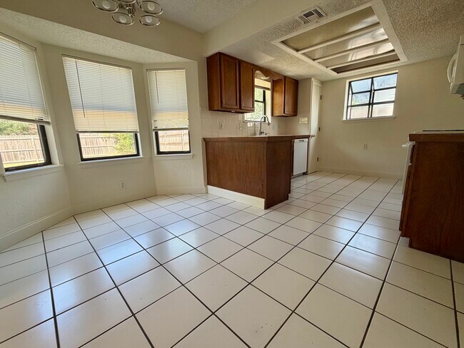 Foto del edificio - 8206 N 122nd E Ave