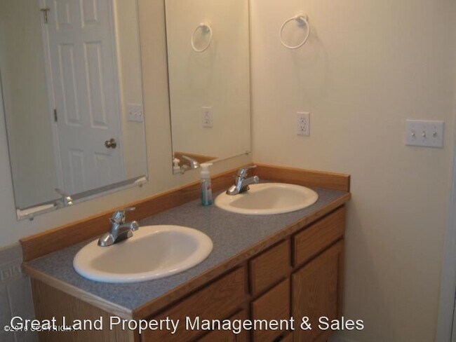Building Photo - 2 br, 2.5 bath House - 11872 Galloway Lp