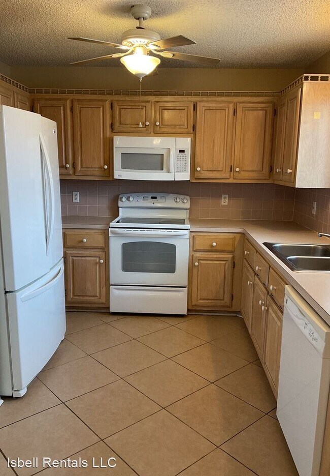 Building Photo - 4 br, 2.5 bath House - 1701 Tanglewood Drive