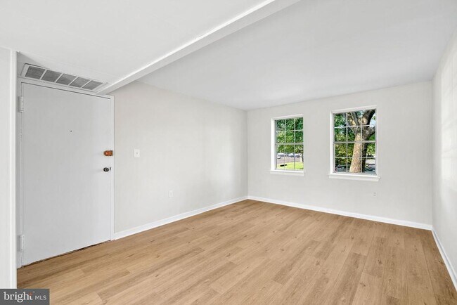 Foto del edificio - 6617 E Wakefield Dr