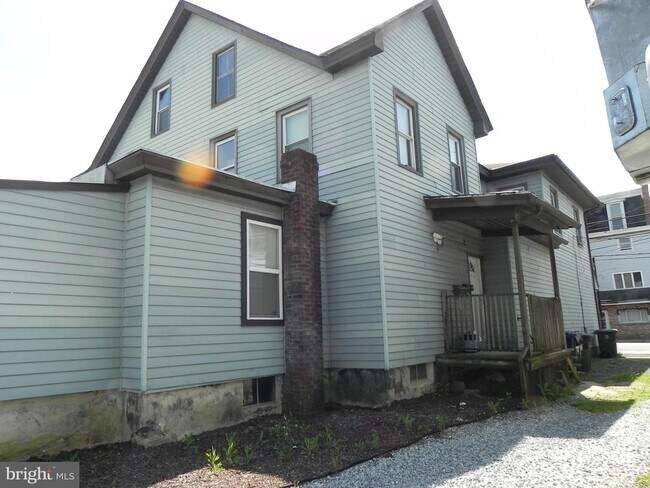 Foto del edificio - 354-356-356 S Main St