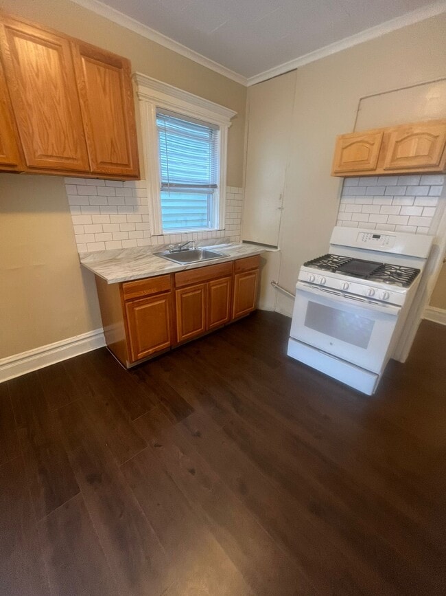 Unit 2 - 189 N 11th St