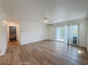 Building Photo - 19 Wildwood