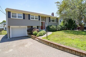 Building Photo - 60 Greenleaf Cir