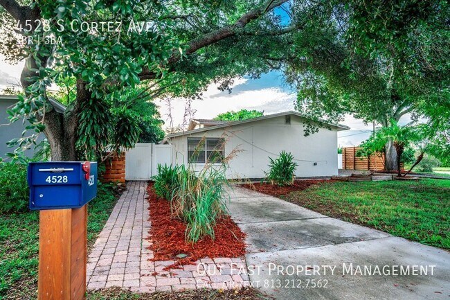 Building Photo - Stunning 3 bed 2.5 Bath on Corner lot in S...