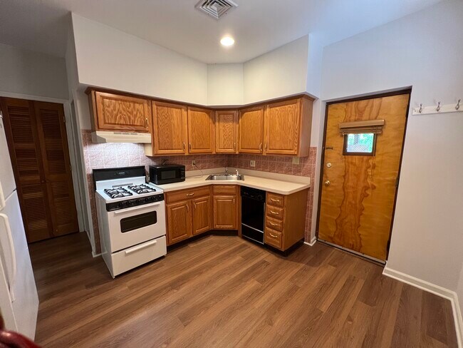 Foto del edificio - 115 Forest St