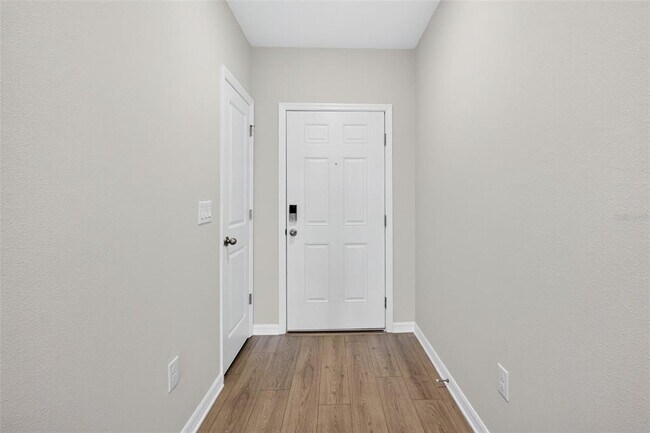 Building Photo - 10924 Rabbit Grv Trl