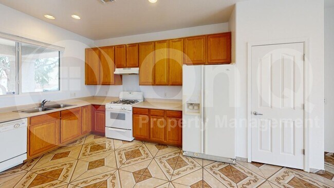 Foto del edificio - 4720 W Lindenthal Ln