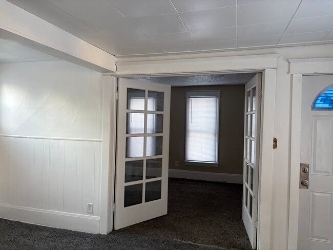 Building Photo - 1311 W Genesee Ave