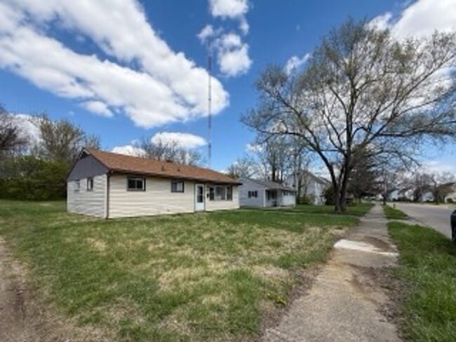 Photo - Property for rent in the quiet neighborhood of Highview Hills House