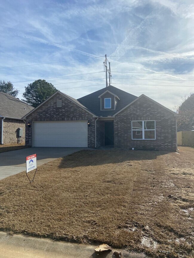 Foto del edificio - *Pre-Leasing* Three Bedroom | Two Bathroom...