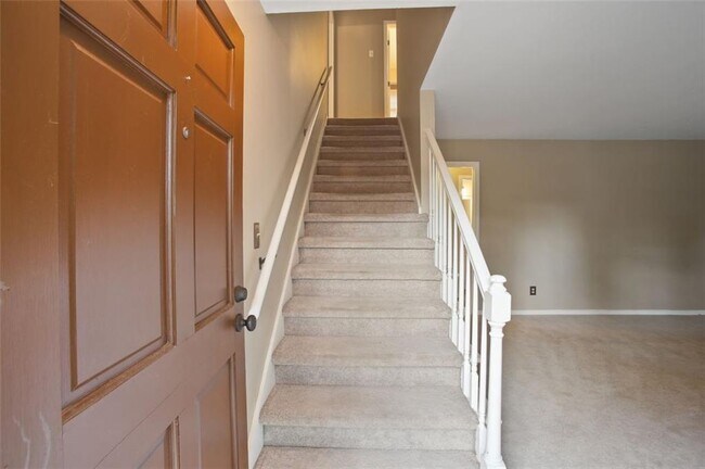Foto del edificio - 461 Village Green Ct SW