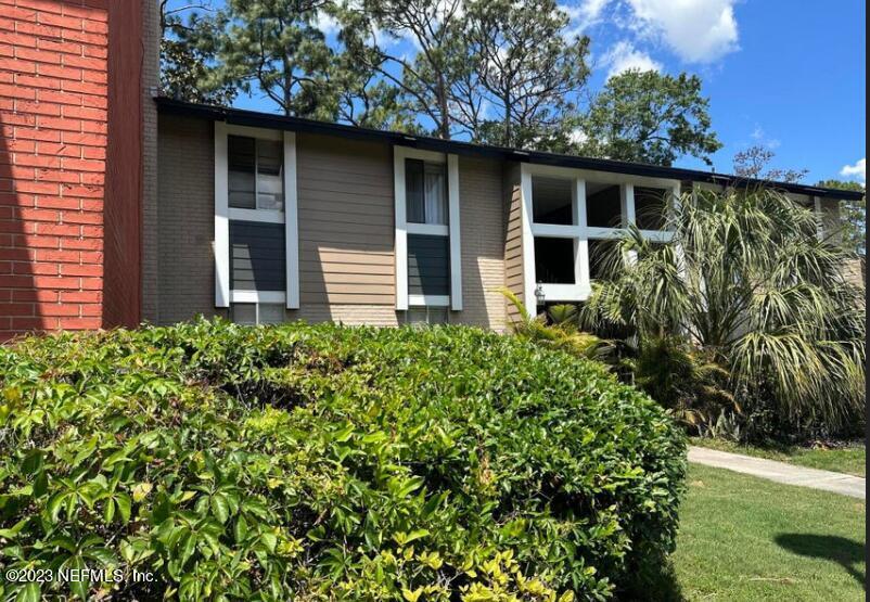 Foto principal - 8849 Old Kings Rd S