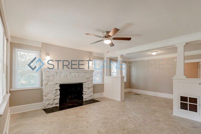 Building Photo - 870 Lynhaven Ave
