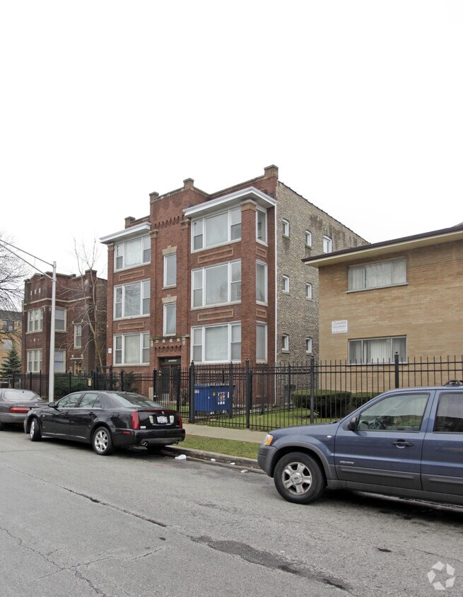 Primary Photo - 7528 S Coles Ave
