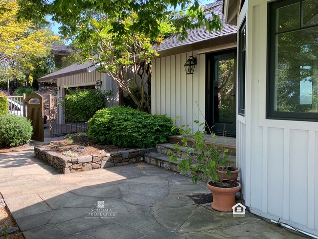 Foto del edificio - Stunning 3BD/2.5BA Home with Breathtaking ...