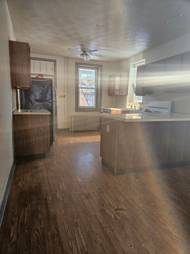 Building Photo - 3 br, 1 bath House - 6767 CLUB FARM ROAD