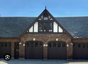 Building Photo - 141 N Grand Ave