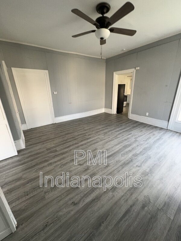 Foto del edificio - 103 E 2nd St
