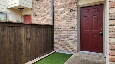 Building Photo - 6646 E Lovers Ln