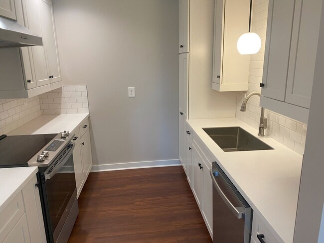 Building Photo - 113 Pineland Cir