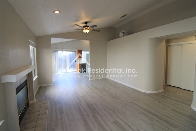 Foto del edificio - Updated 3bd/2ba Home near Cosumnes River College