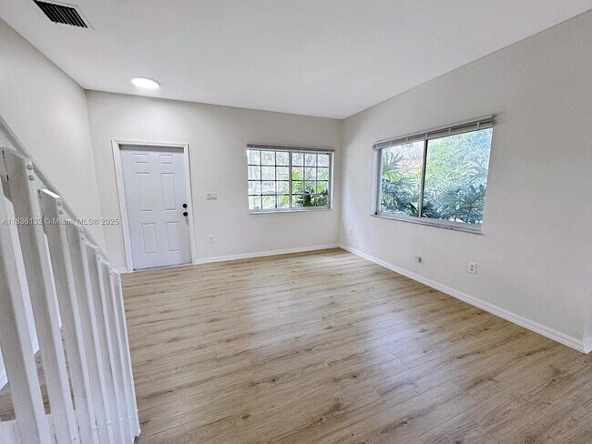 Foto del edificio - 10341 SW 18th St