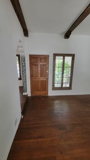 Sala principal - 5825 Harold Way