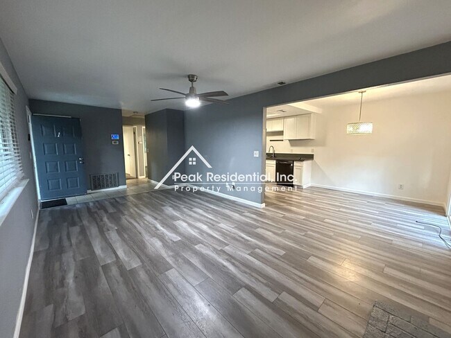 Foto del edificio - 5814 Shadow Creek Dr