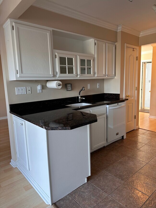 Building Photo - 58 Woodside Dr