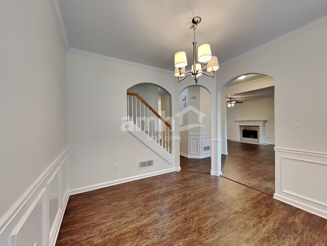 Foto del edificio - 2485 Chandler Grove Dr