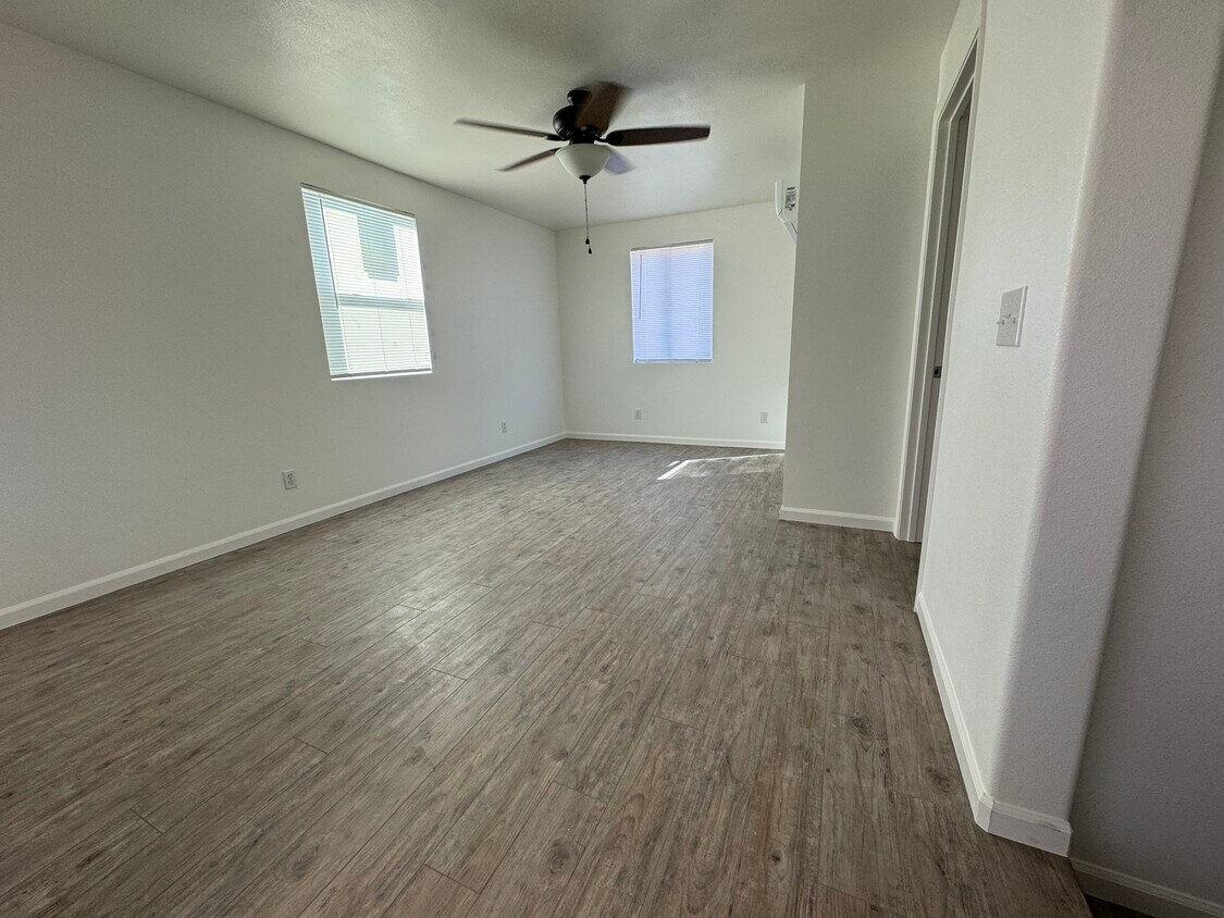 Foto principal - 341 N 4th St