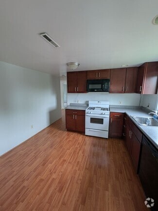 Building Photo - 105 Kirkpatrick St