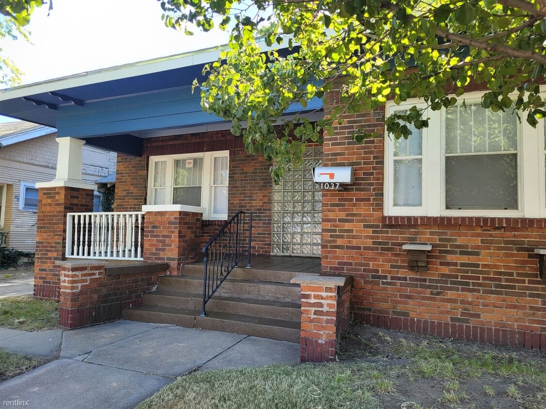 Primary Photo - 4 br, 2 bath House - 1037 South Seneca Street