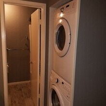 Building Photo - 1100 Augusta Dr