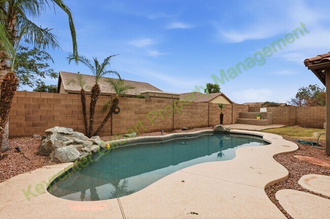 Foto del edificio - Enjoy Arizona Living in This Gilbert Home with Private Pool
