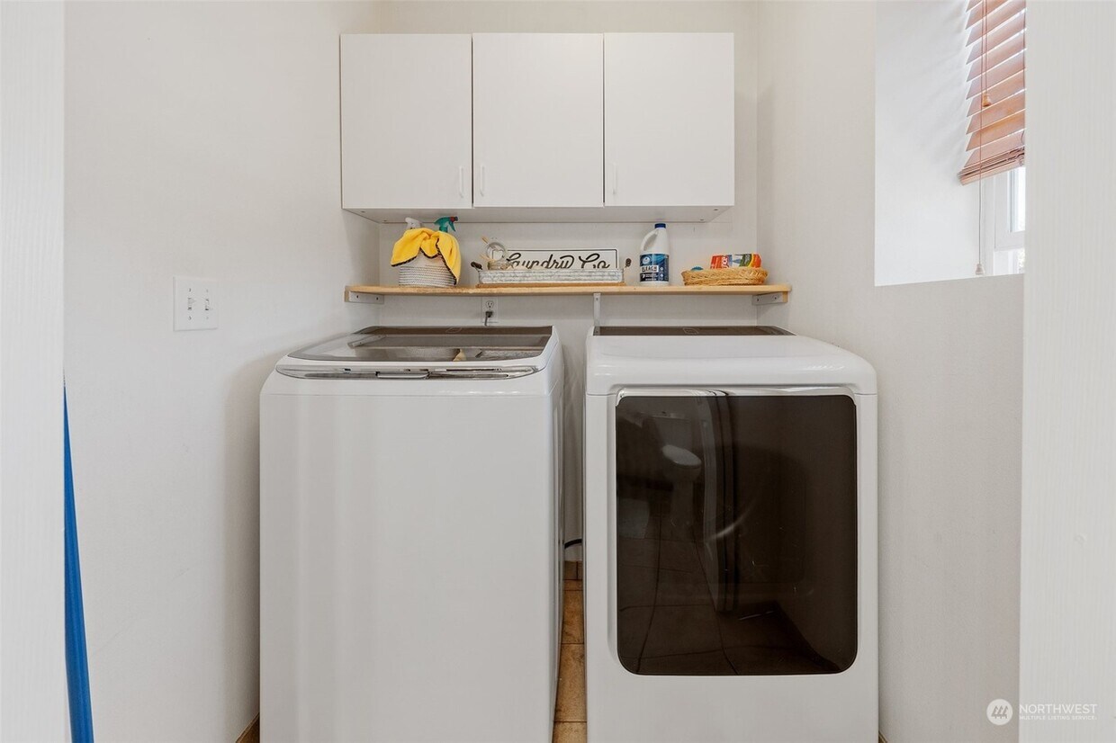 Foto principal - 5304 25th Ave NW