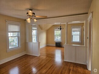 Building Photo - 362 Pearce St