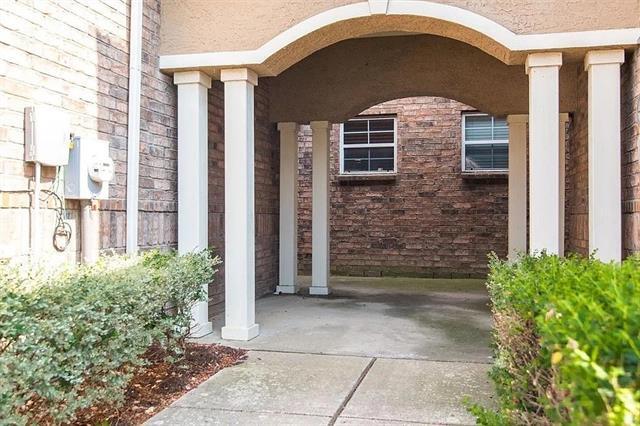 Building Photo - 5852 Clearwater Dr