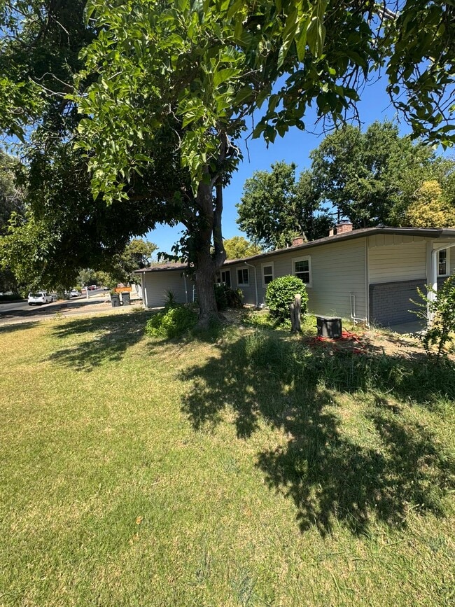 Building Photo - 601 Russell Blvd