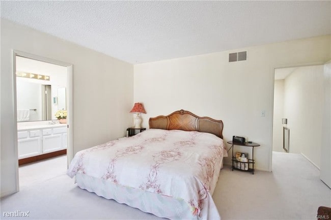 2 Br 3 Bath 1080 Walnut Grove Ave Apt B Apartment For Rent In