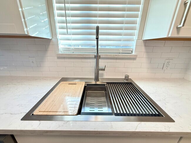 Foto del edificio - 6158 N Fresno St